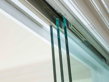 Glass Panels With Upper Guide Support