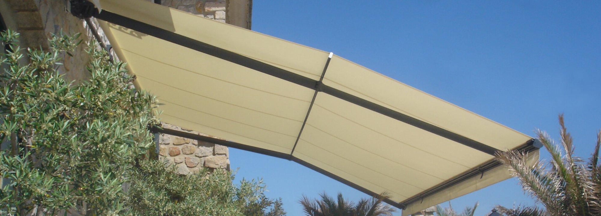 Arm Awnings R66 Levante Top